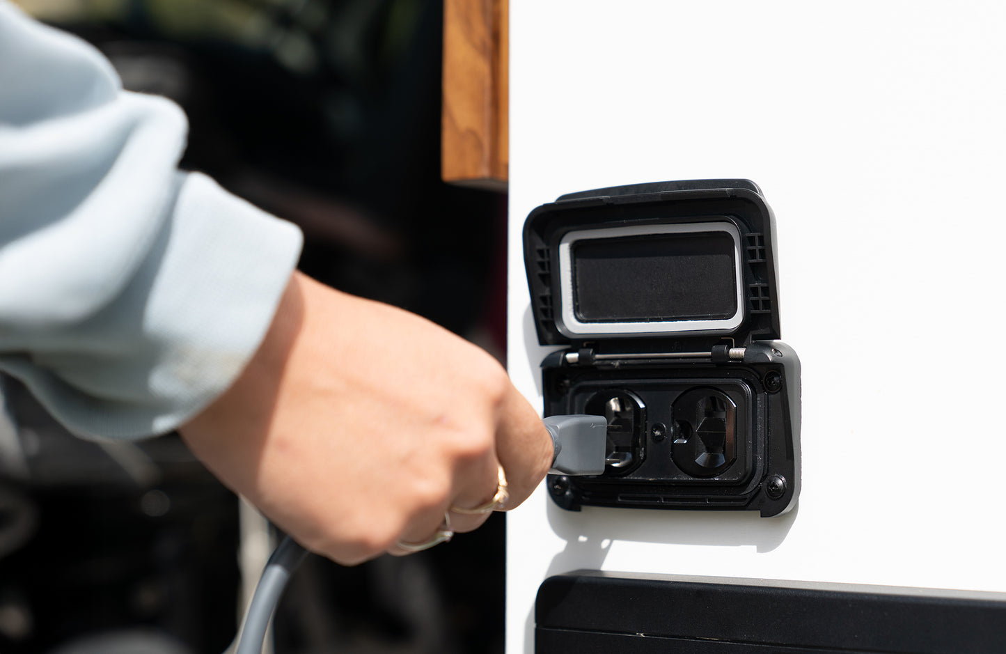 Ventura Series - Dual 125V 20A AC Outlet
